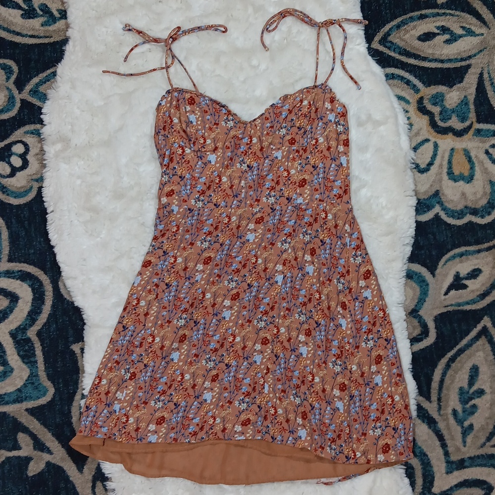 Wilfred Aritzia floral print tie strap flowy tank top womwns sz small